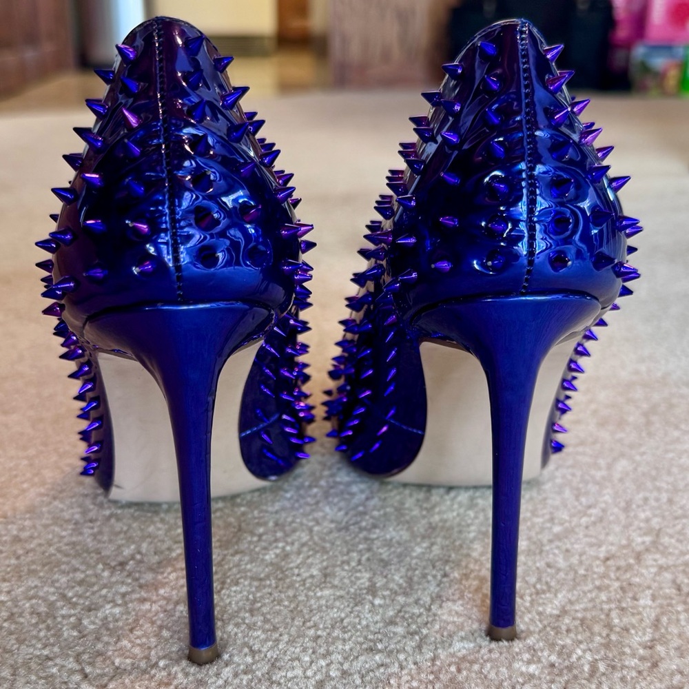 Steve Madden Vala Spiked Pumps - Picture 4 of 13